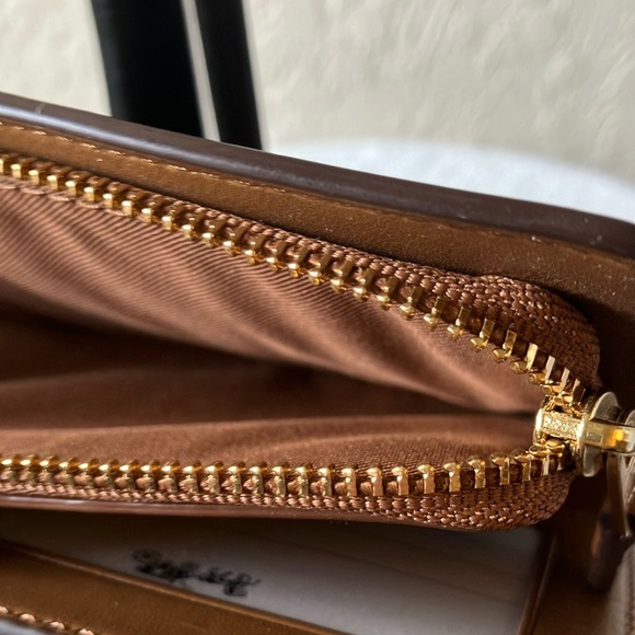 Coach: Tan Smith Leather Skinny Wallet - Picture 9 of 12